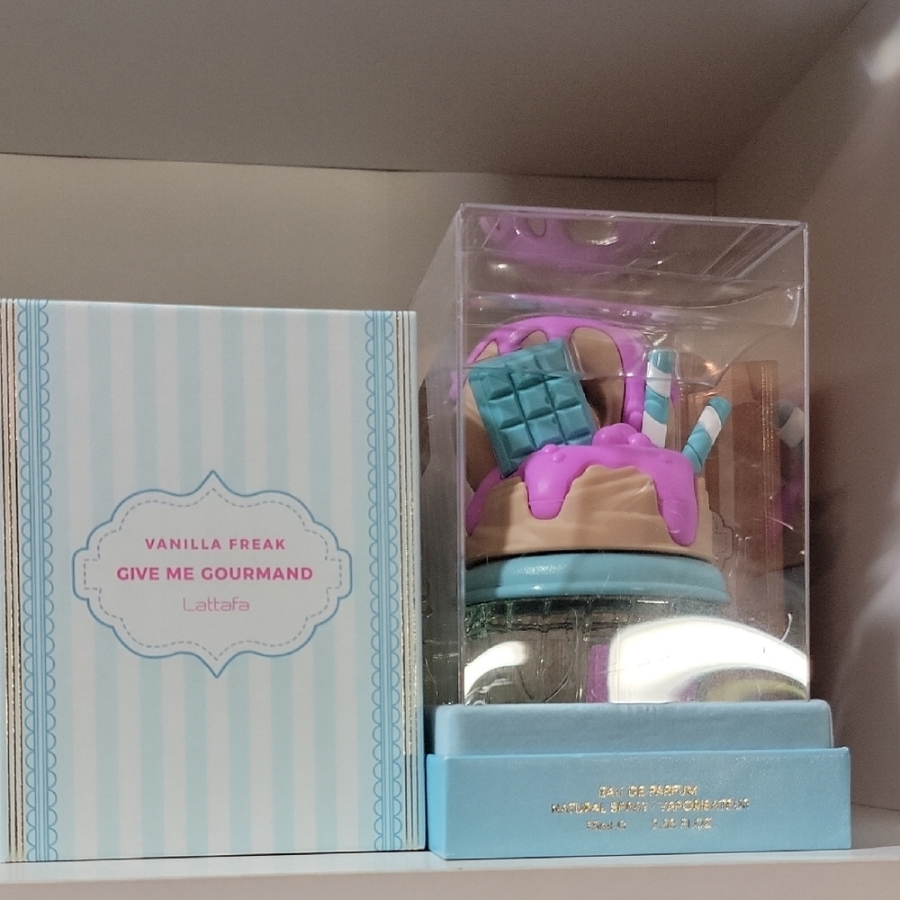 Lattafa Vanilla Freak Eau de Parfum - Blue and Pink